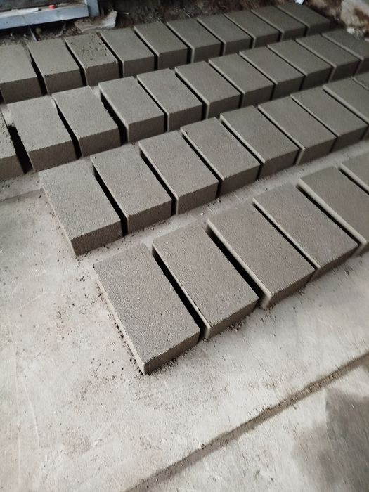 Pustaki betonowe 12x24x49cm