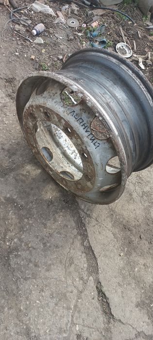 Диск  грузовой r22.5 лопнутий