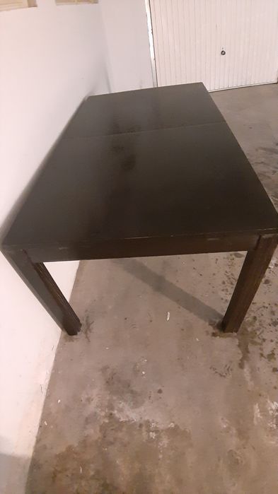 Mesa para 8 em bom estado