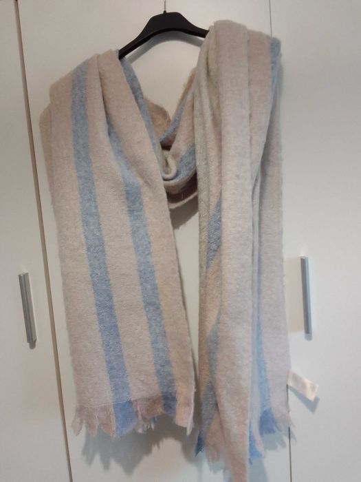 Piękny gruby  szal damski