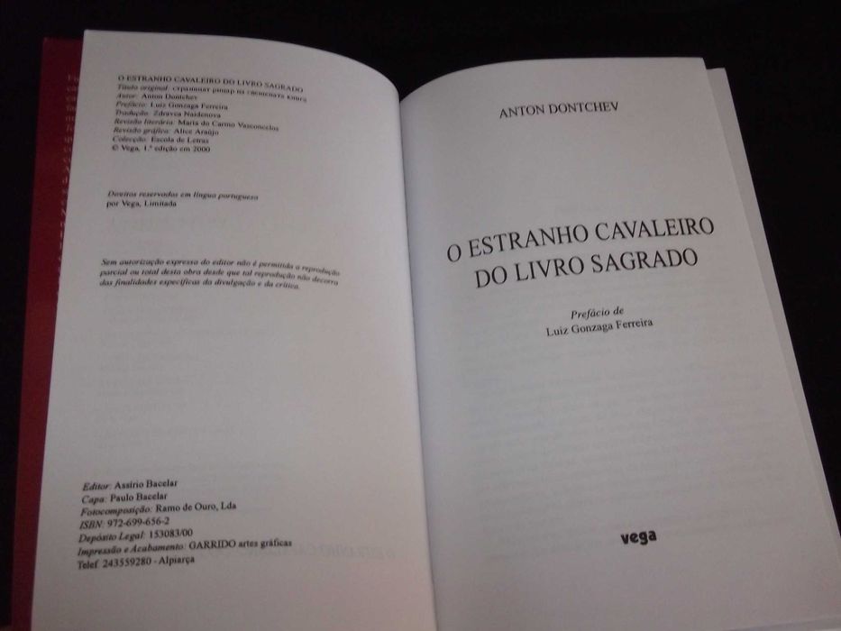 Livro Estranho cavaleiro do livro Sagrado Anton Dontchev Vega