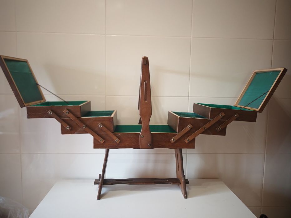 Caixa de costura antiga