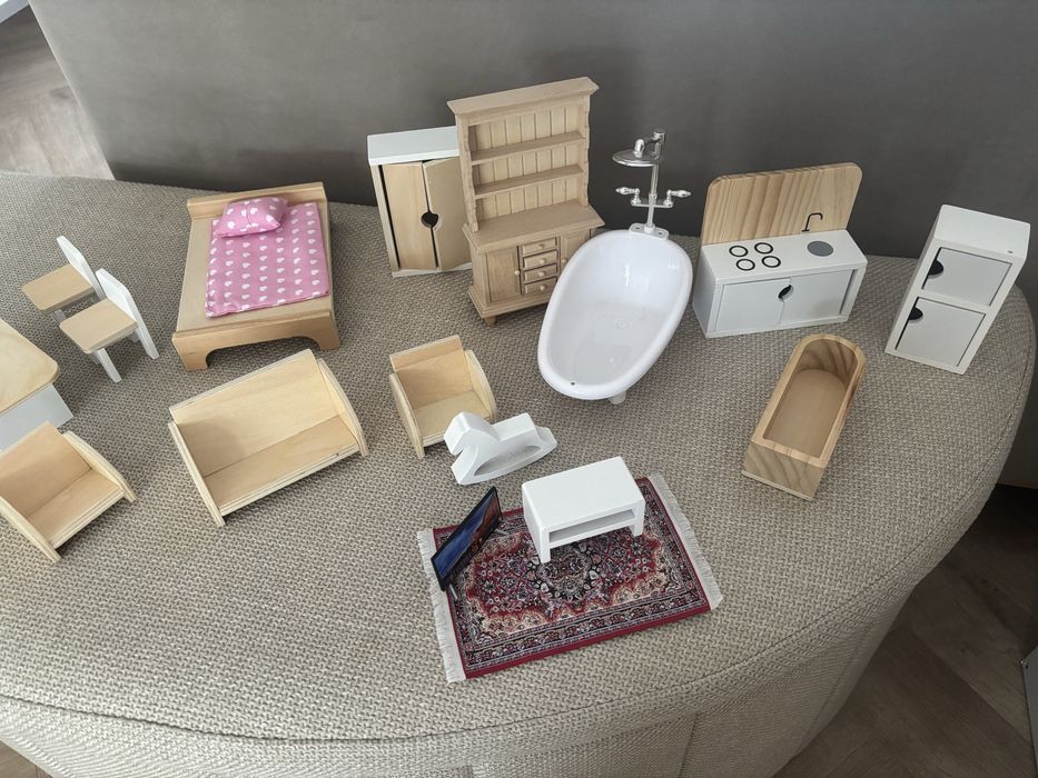 Domek dla lalek + meble