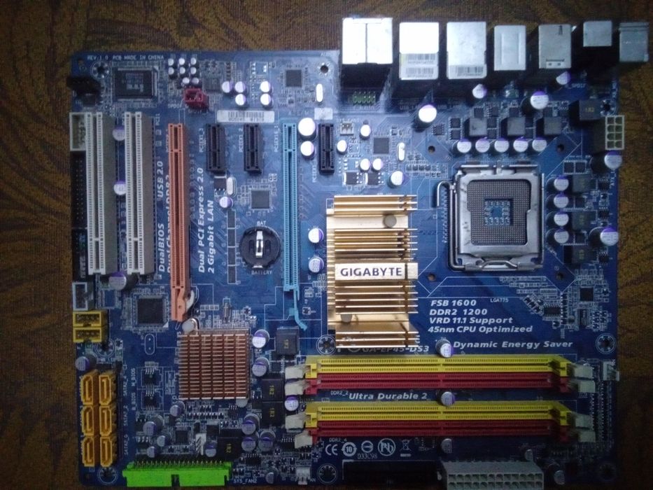 Материнська плата Gigabyte(на запчастини)
