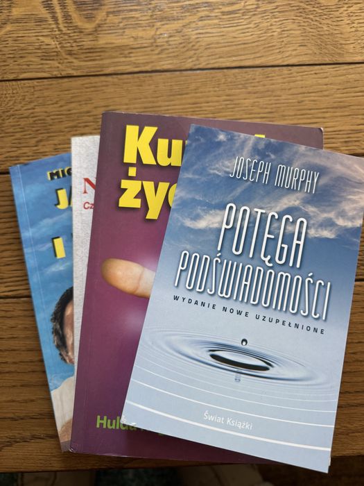 4 ksiazki rezerwacja