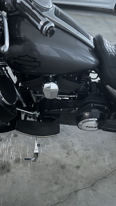 Harley Davidson electra glide flhtk
