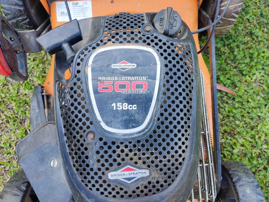 Máquina de cortar relva anova