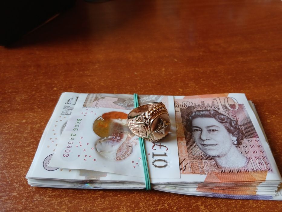 перстень золотий  роза вітрів