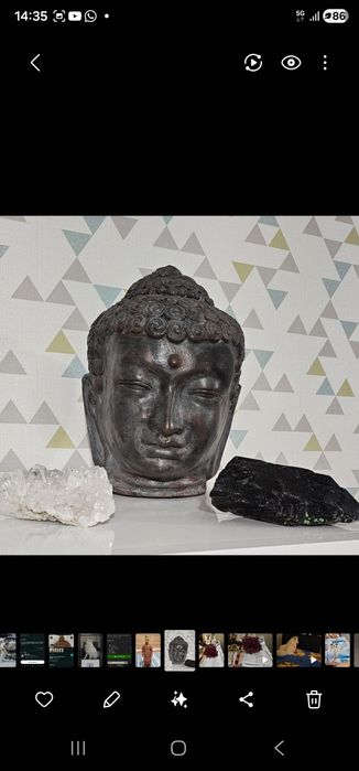 Rosto de Budda e estatua de bailarina tailandesa e soldado tarracota