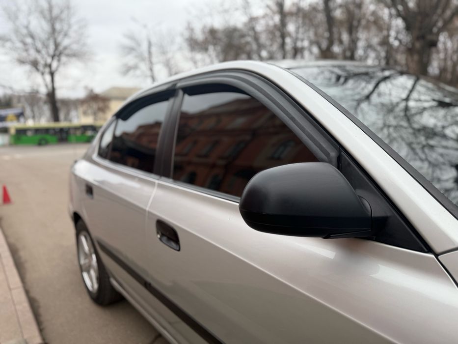 Hyundai Elantra в дуже гарному стані