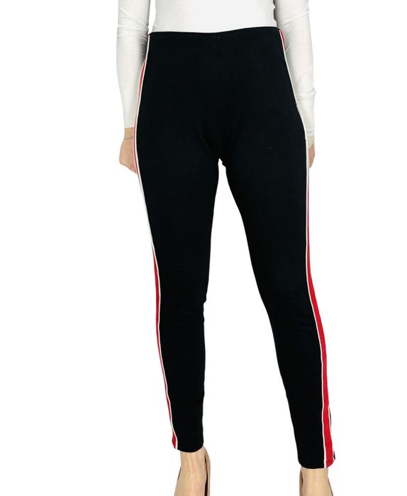 Czarne legginsy z czerwonymi lampasami M 38