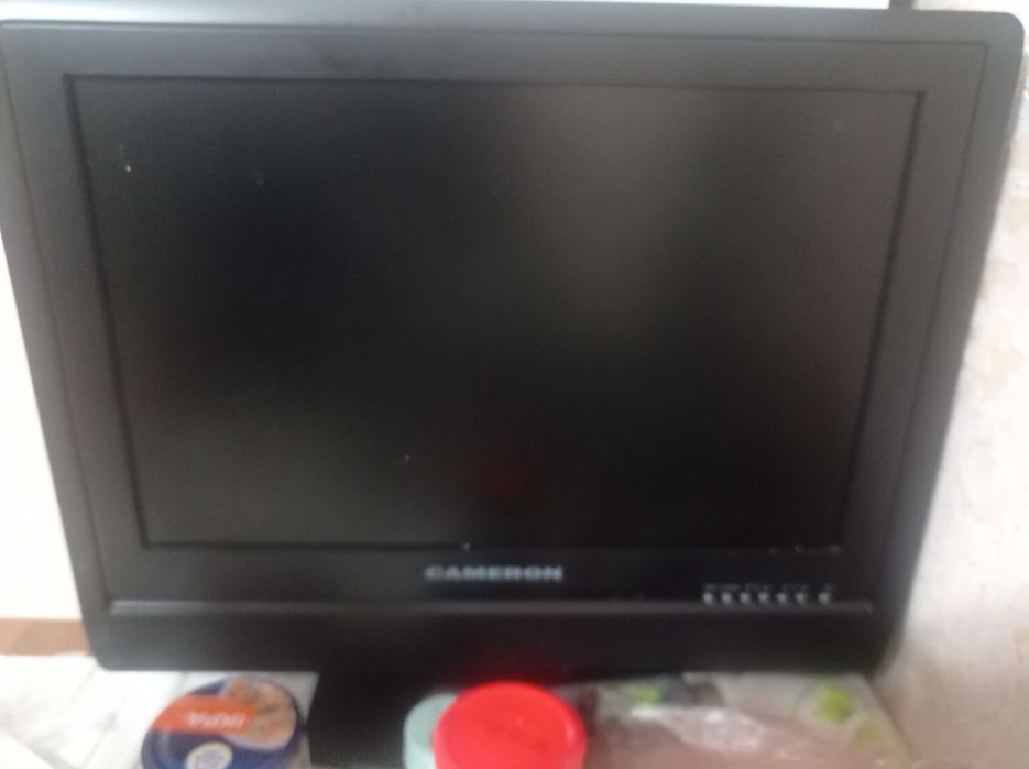 Продам срочно телевизор