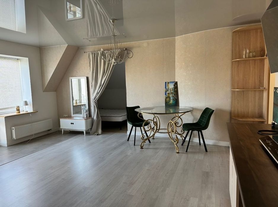 Квартира в приват секторі  Липини. Власник