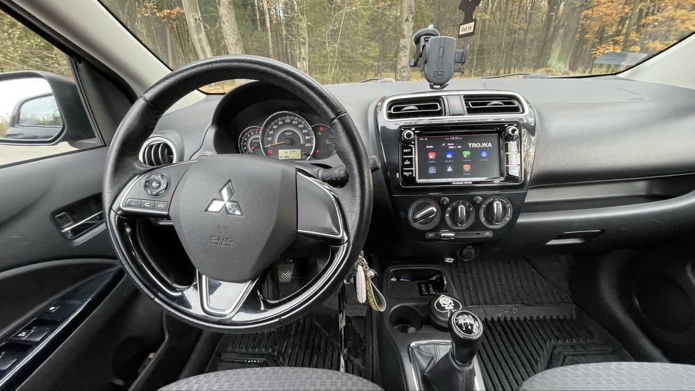 Rezerwacja Mitsubishi Space Star  1,2 Salon