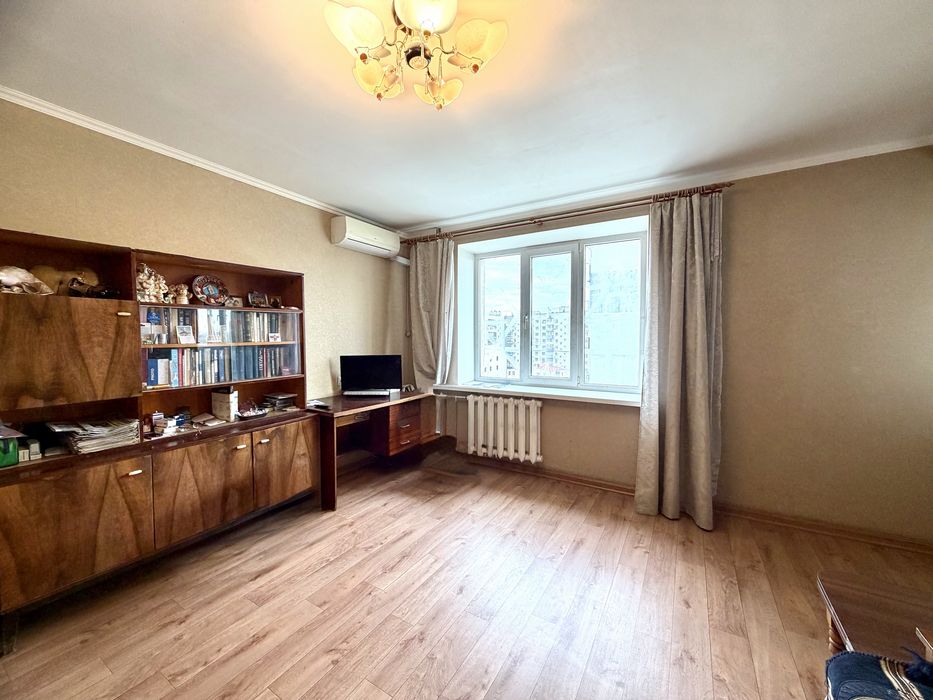 Продаю 2к квартиру на Шесейній. ц1