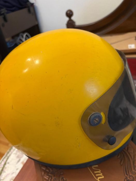 Capacete Vintage Anos 70 Amarelo – Clássico