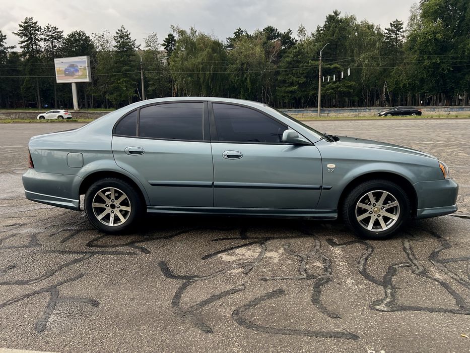 Chevrolet Evanda 2.0 2005 рік  кондиціонер працює