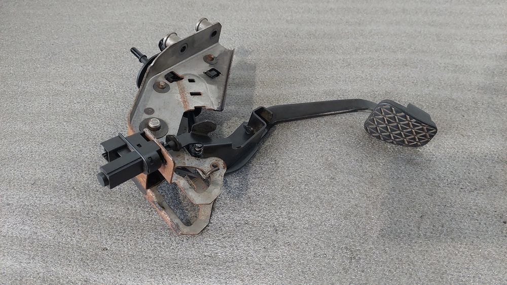 Pedal da embraiagem FORD Fiesta VI (CB1, CCN)