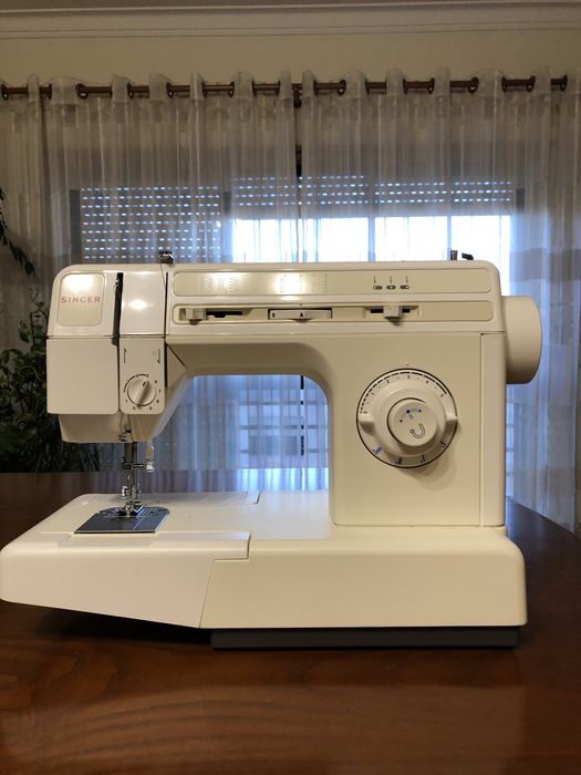 Máquina de costura Singer NOVA