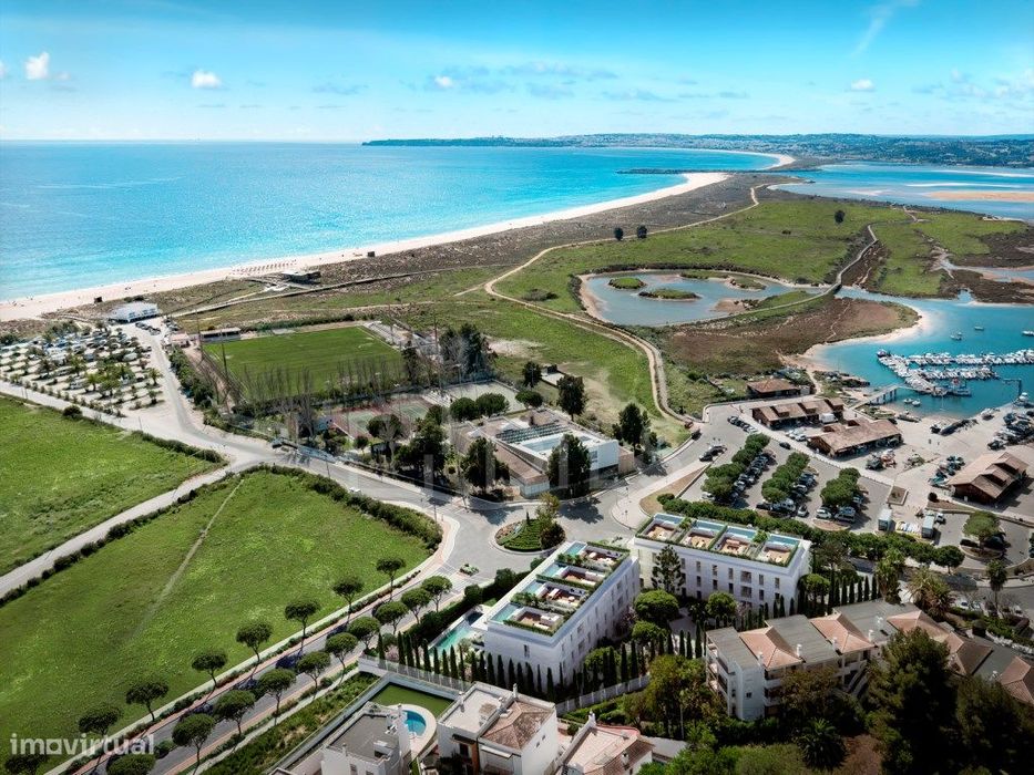 Apartamento T3 com varanda em novo empreendimento em Alvor