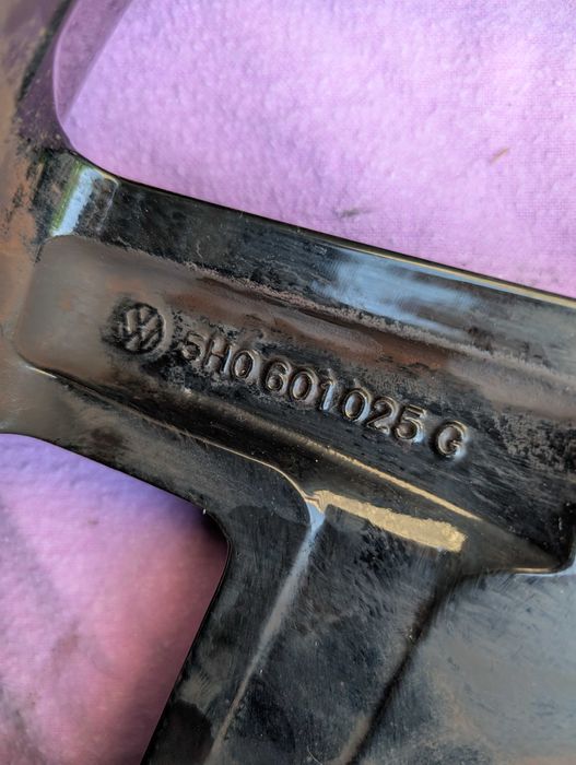 1x Felga 18 VW GOLF 8 VII 5H0 60i025G 7.5J ET51 5x112 PROSTA 1sz