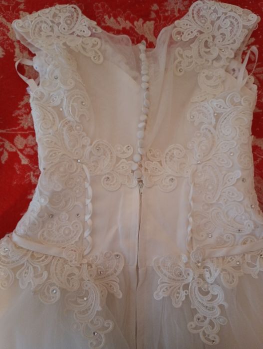 Весільна сукня  44 розмір айворі