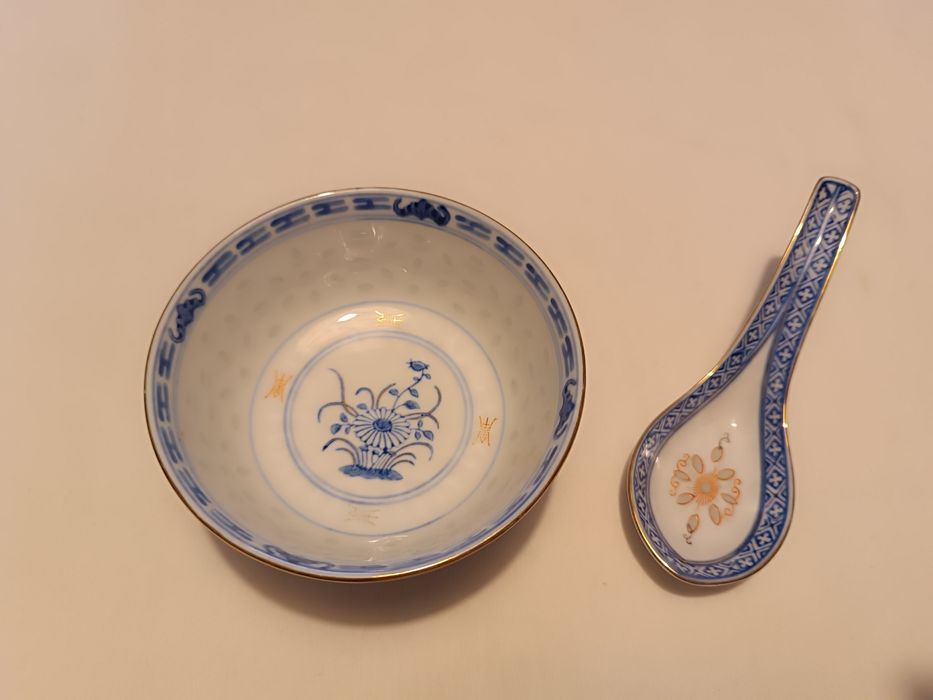 Taça e Colher Porcelana Oriental. Como Nova