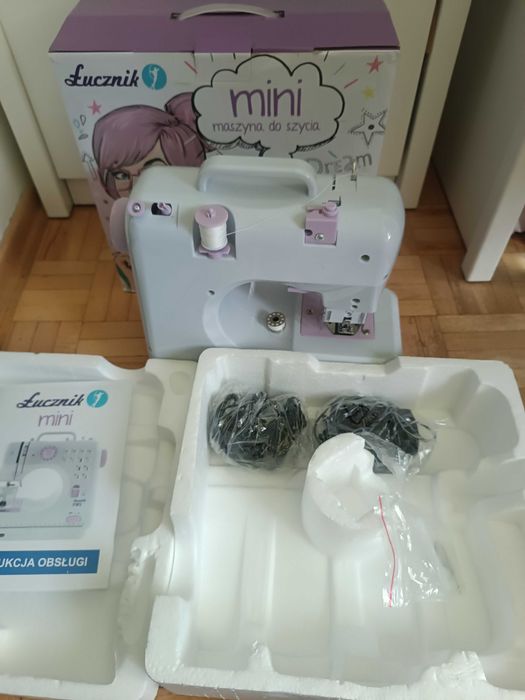 mini maszyna do szycia Łucznik