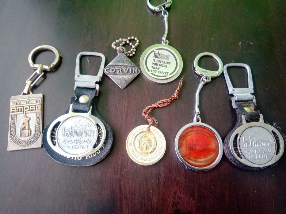 Brelok PRL 7szt. Labimex, Ampag, Corvin, 30-lecie Republiki Niemiec