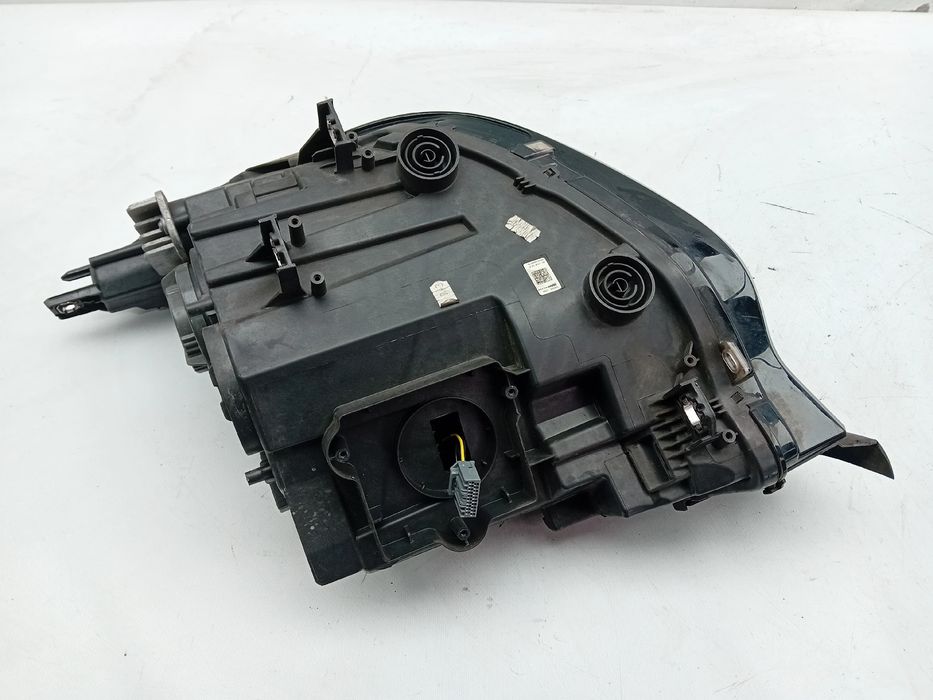 Ótica / farol direita BMW i3 (I01)