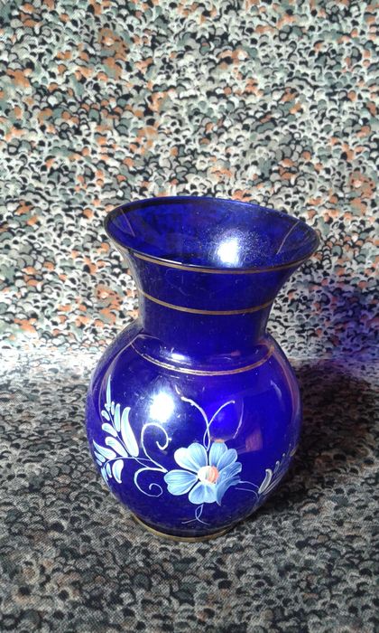 Caixa e frasco vidro opalino Marinha Grande. Jarra de vidro pintado a,