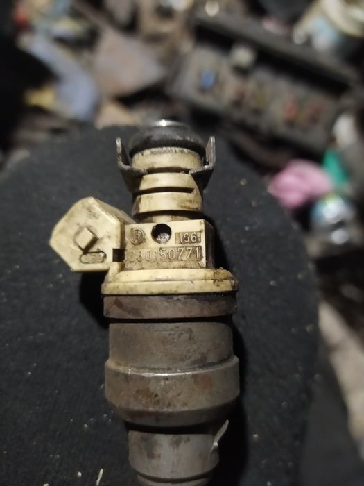 Продам форсунки бензин