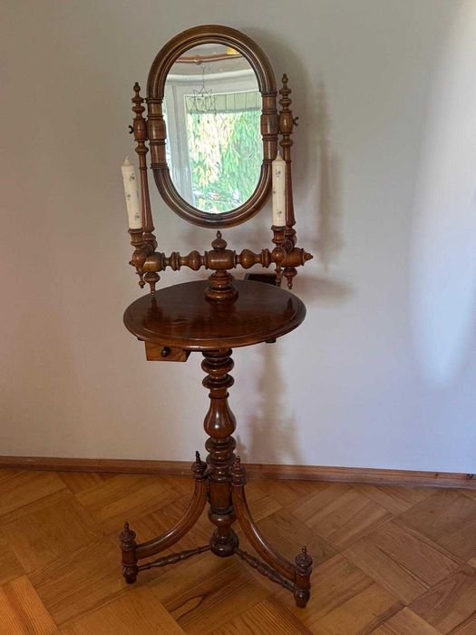 Toaletka męska antyczna