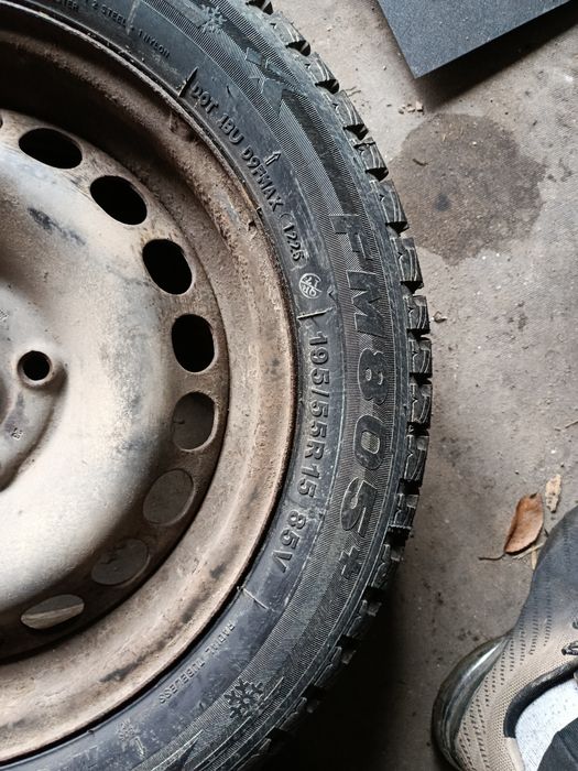 2 Opony zimowe 15  z 2025roku