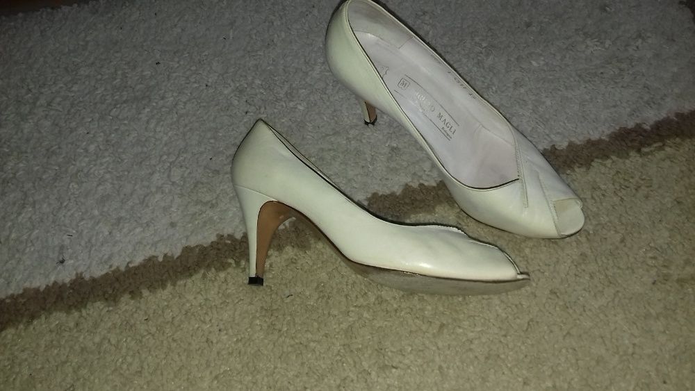 Buty- czółenka skórzane sprzedam.