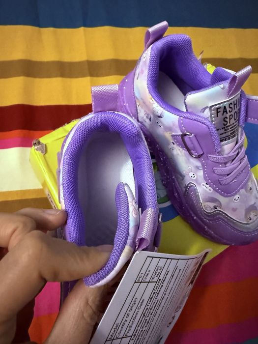 Sapatilhas criança com luzes [NOVO C/ETIQUETA]