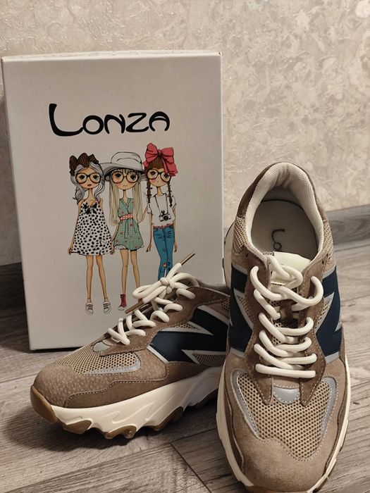 Кросівки Lonza ЖІНОЧІ
