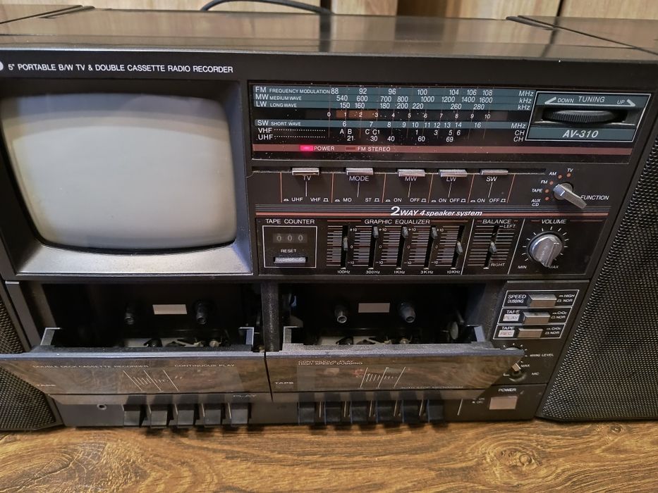 Radiomagnetofon daewoo z radiem i tv av-310