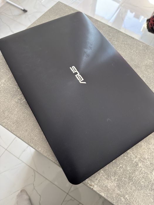 Laptop  asus a555L z zasilaczem