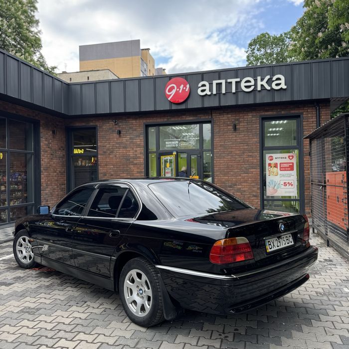 BMW e38 1994 3.0 m60