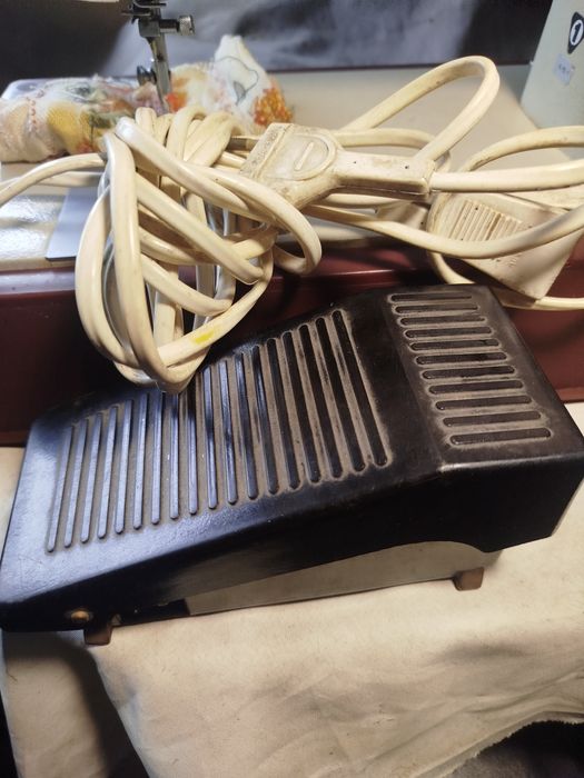 Maszyna do szycia Łucznik    sprawna