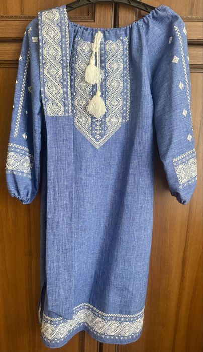 Парні вишиванки.Чоловіча сорочка та жіноче плаття