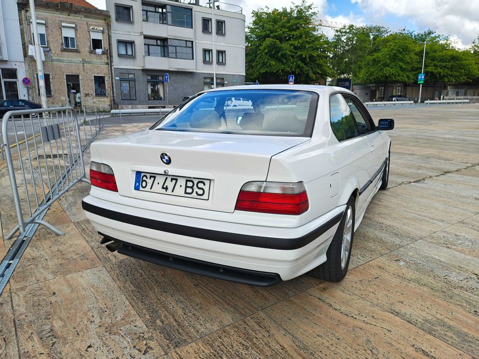 BMW 318 is coupé