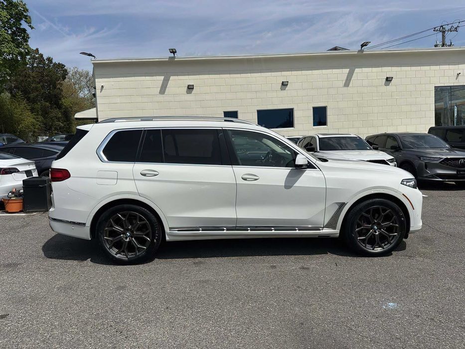 BMW X7      2020