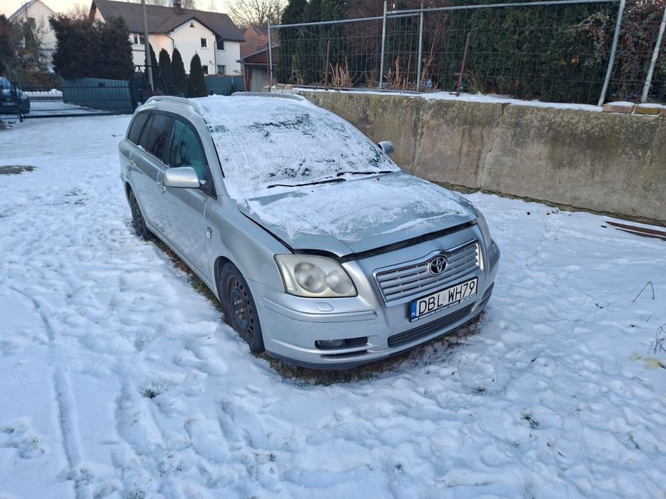 Sprzedam Toyotę Avensis