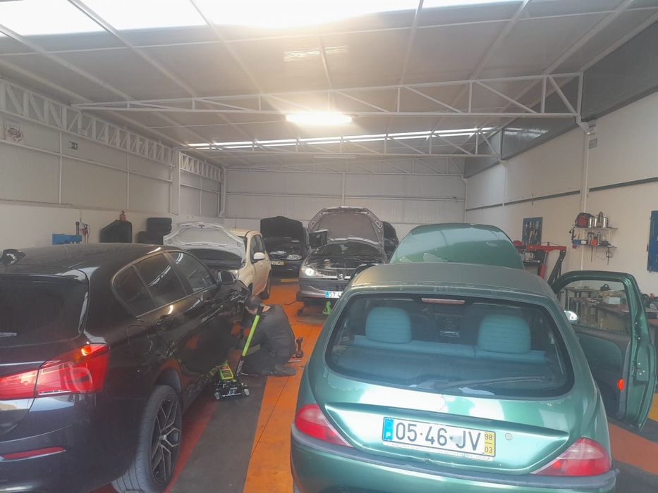 Oficina de reparação automóveis e pneus