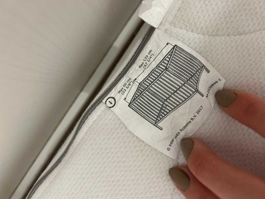 Berço IKEA SUNDVIK + colchão JÄTTETRÖTT + lateral segurança NATTAPA