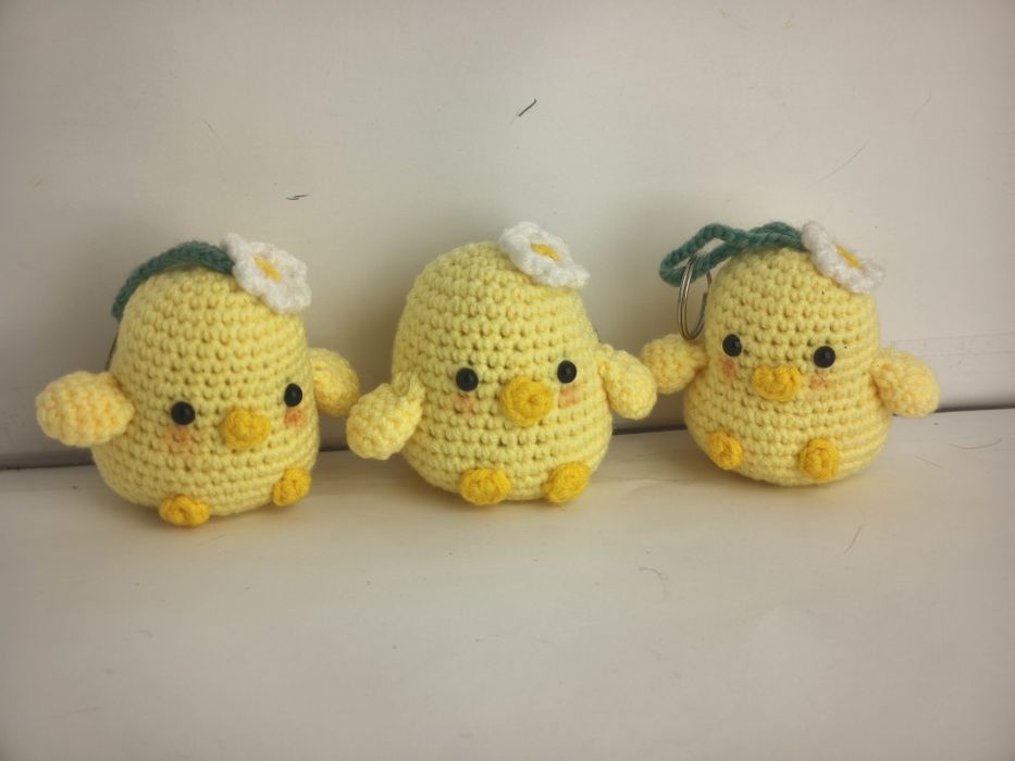 Брелоки в'язані курчатка