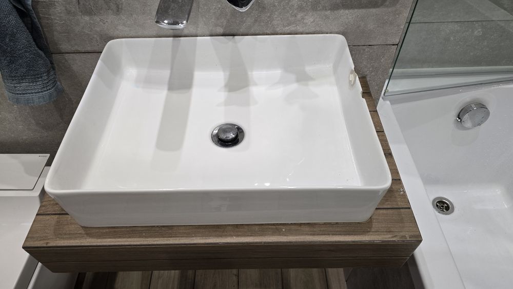 Umywalka nablatowa 47cm x 36cm + clik-clak