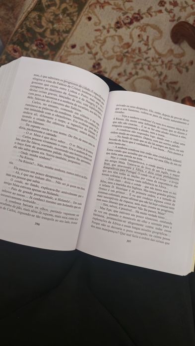 Livro "Os Maias"